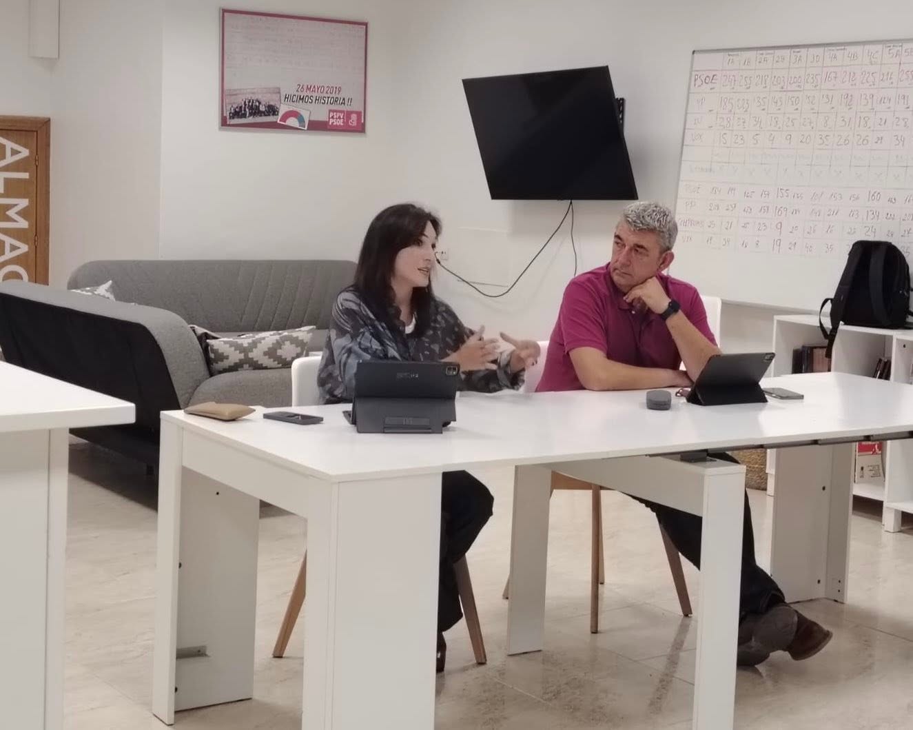 Unos dimiten por dignidad; Pilar Gay asciende por obediencia. (foto 3)